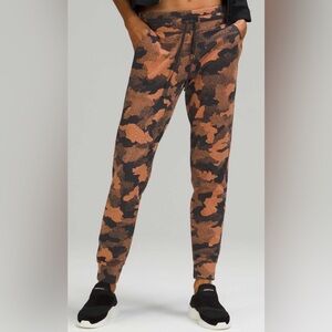 Lululemon Ready to Rulu Jogger